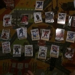 I’m selling hockey cards